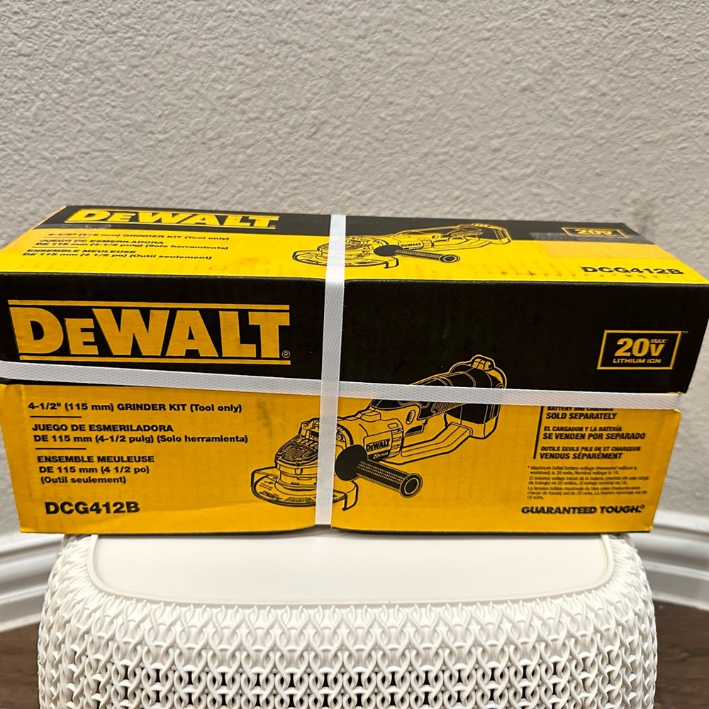 Dewalt Grinder Kit 20V - New